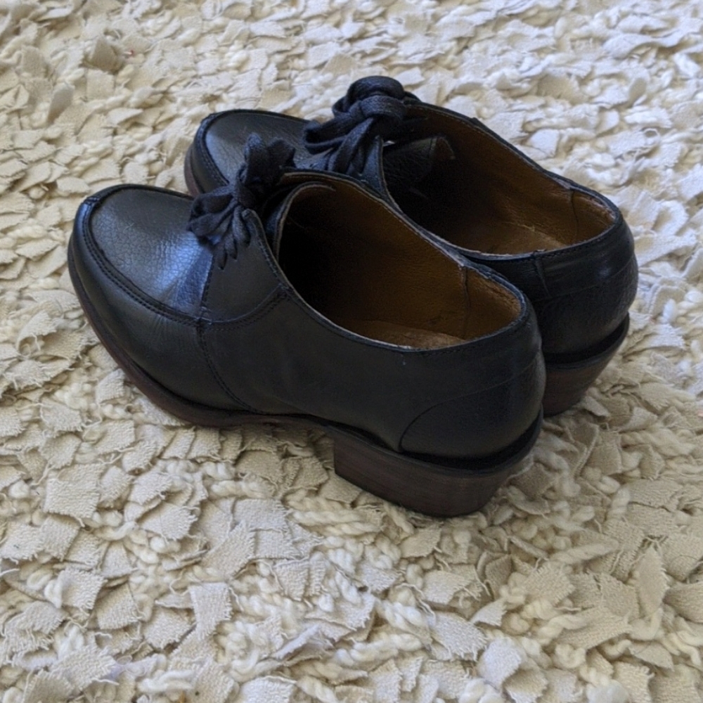 Sutro's oxfords in 6.5